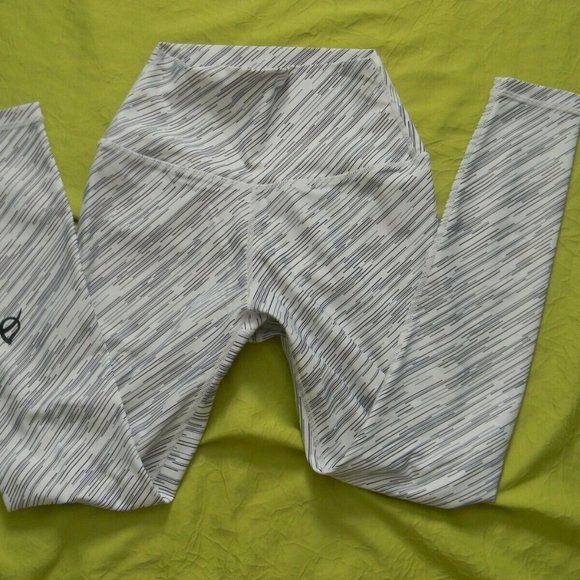 Ptula Desa'ree II Swift Legging 23" Size Small S - Picture 2 of 4